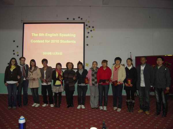 学生英语演讲比赛视频 814B553C4648101C31B32C2E227_A07D5AC4_782E.jpg